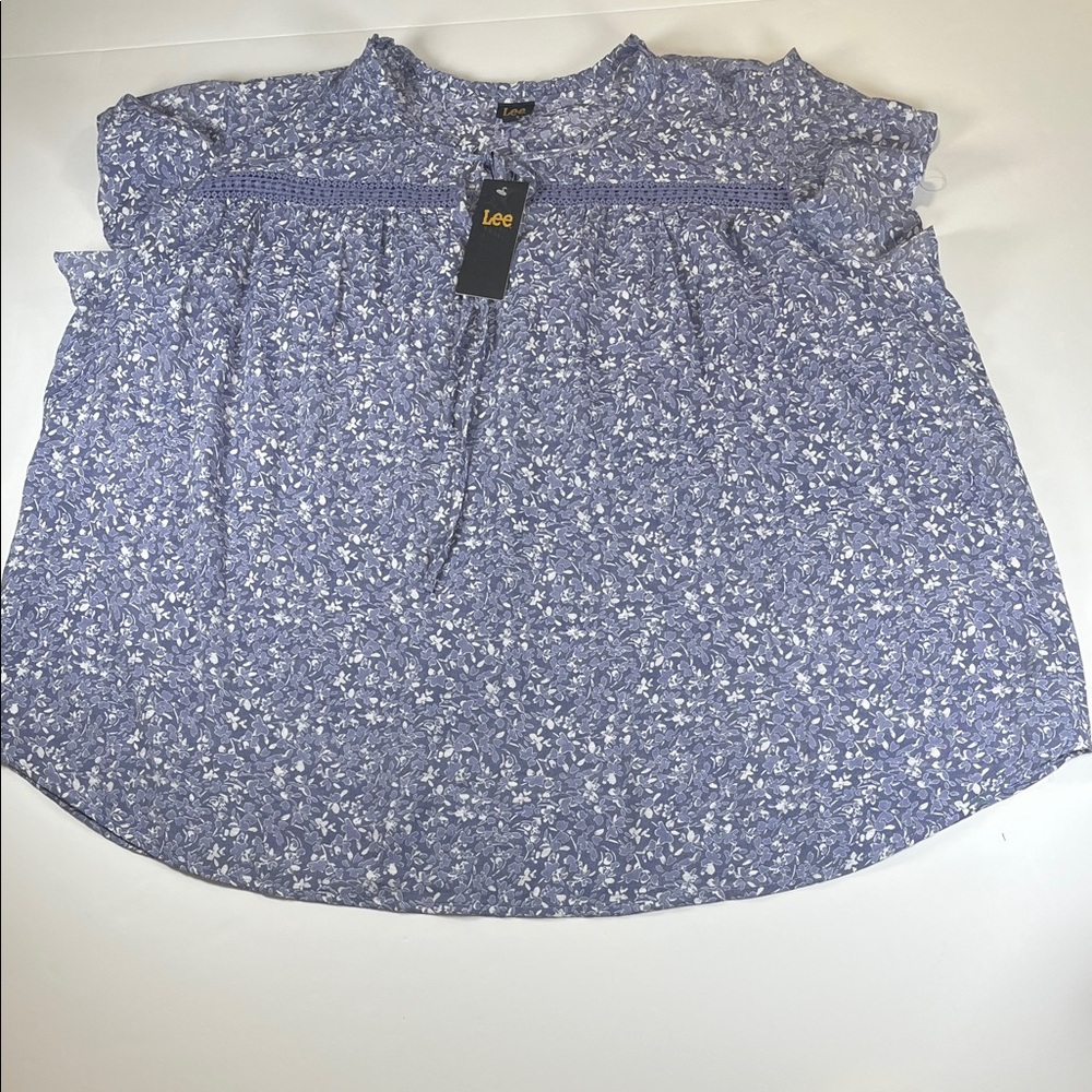 Lee Women's Lavender Floral Short Sleeve Blouse With Lace Detail Sz 3X